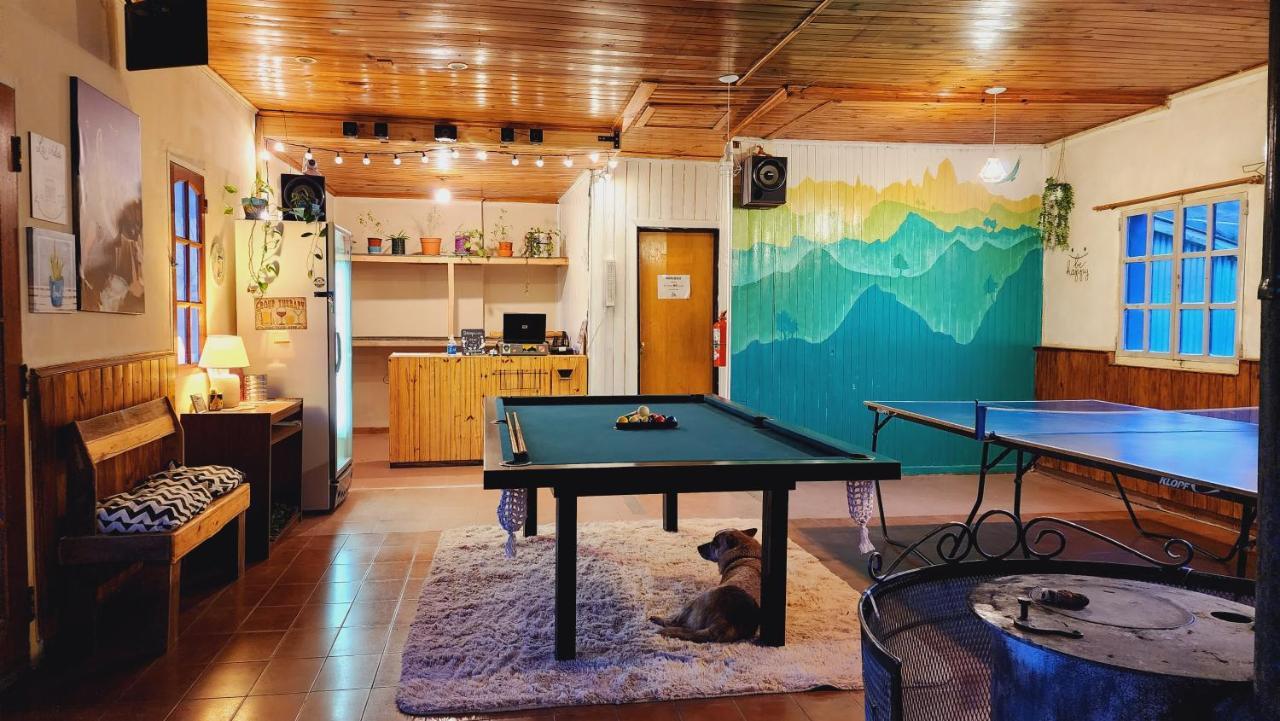 Hostel Del Lago, Habitaciones Privadas Y Cabanas エル・チャルテン エクステリア 写真