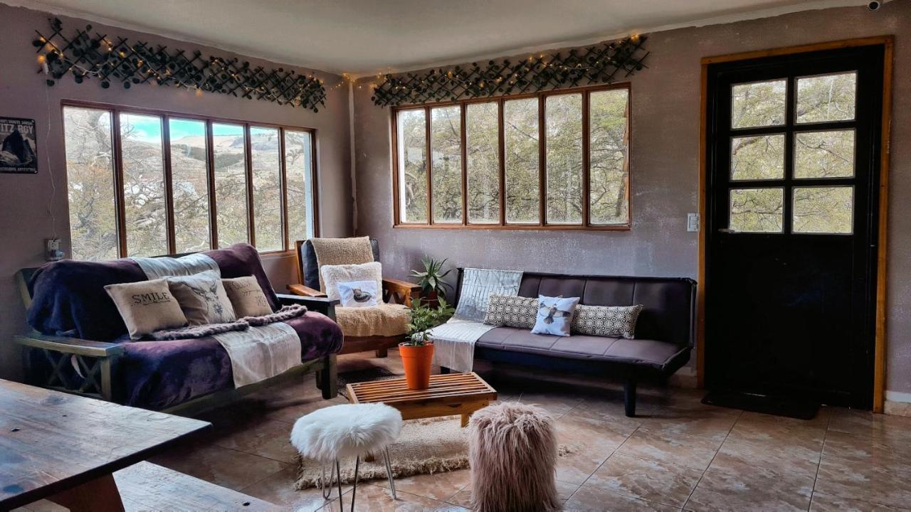 Hostel Del Lago, Habitaciones Privadas Y Cabanas エル・チャルテン エクステリア 写真
