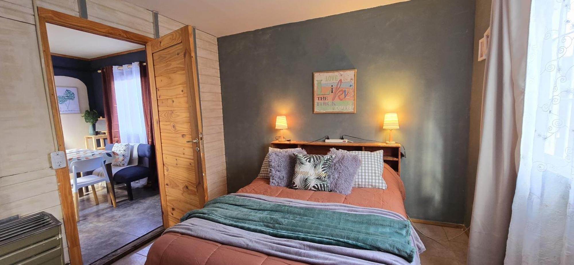 Hostel Del Lago, Habitaciones Privadas Y Cabanas エル・チャルテン エクステリア 写真
