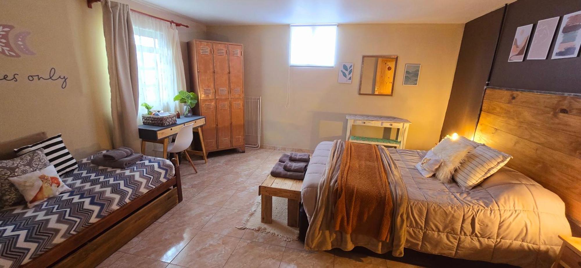 Hostel Del Lago, Habitaciones Privadas Y Cabanas エル・チャルテン エクステリア 写真